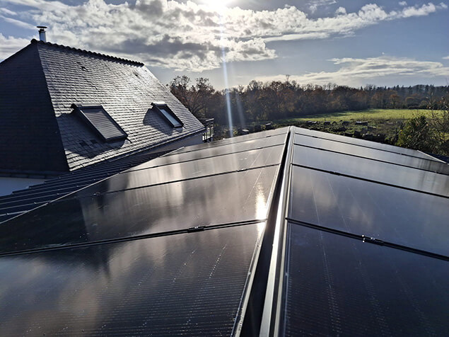 Panneaux solaires bâtiment artisanal